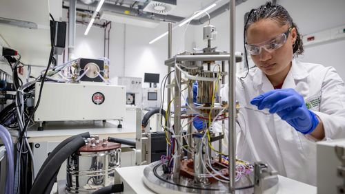 A researcher at the lab of the Institute of Science and Technology Austria