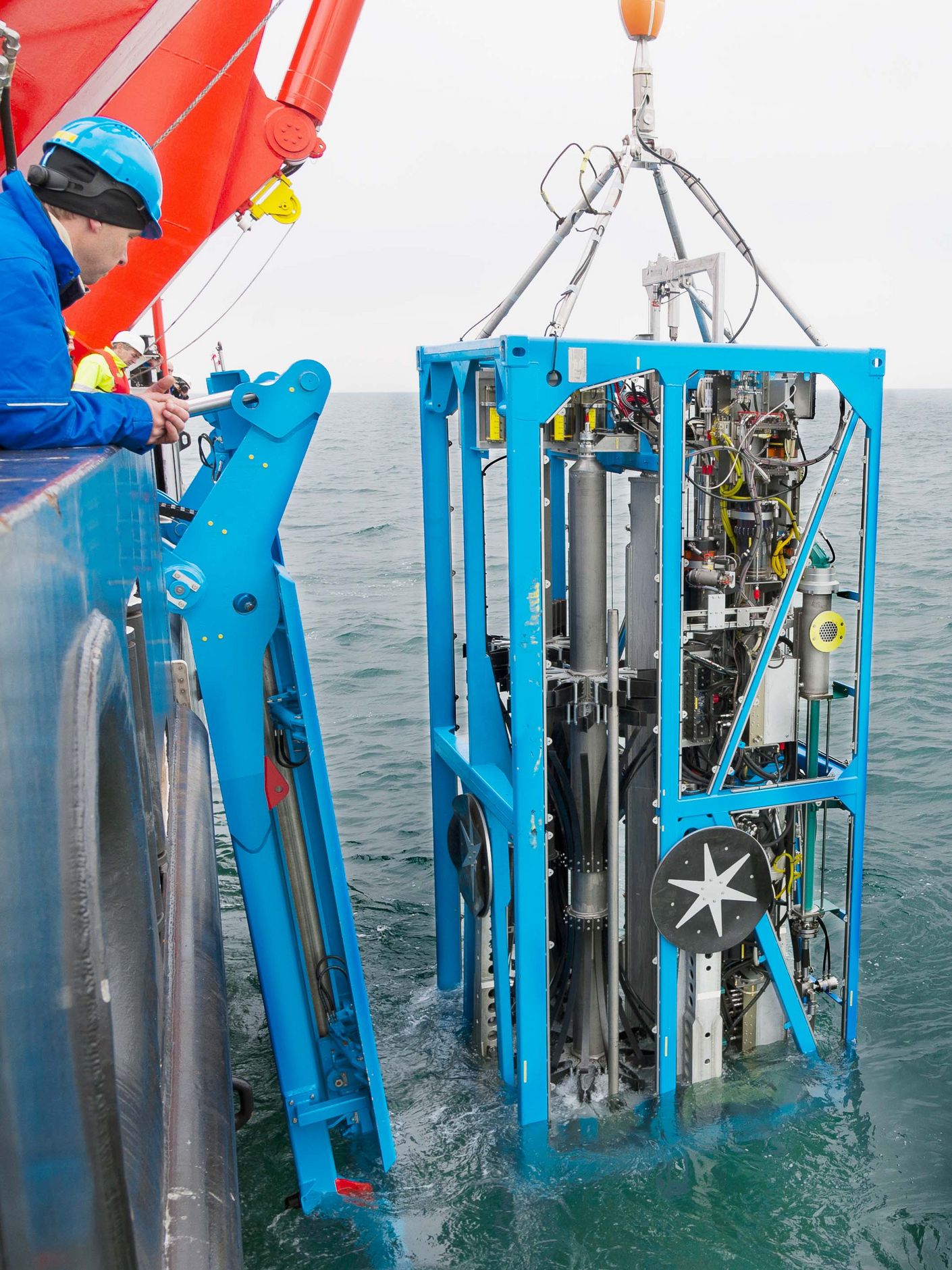 Developing special equipment to research the deep sea has high priority at the new centre. In the photograph: a tried-and-trusted MARUM drill that can probe the sea-bed.