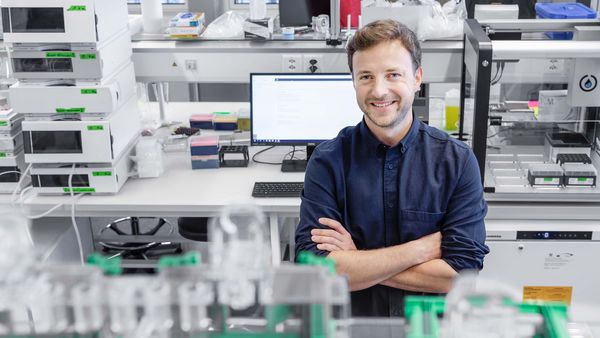 Photo of biotechnologist Yannick Devaud.