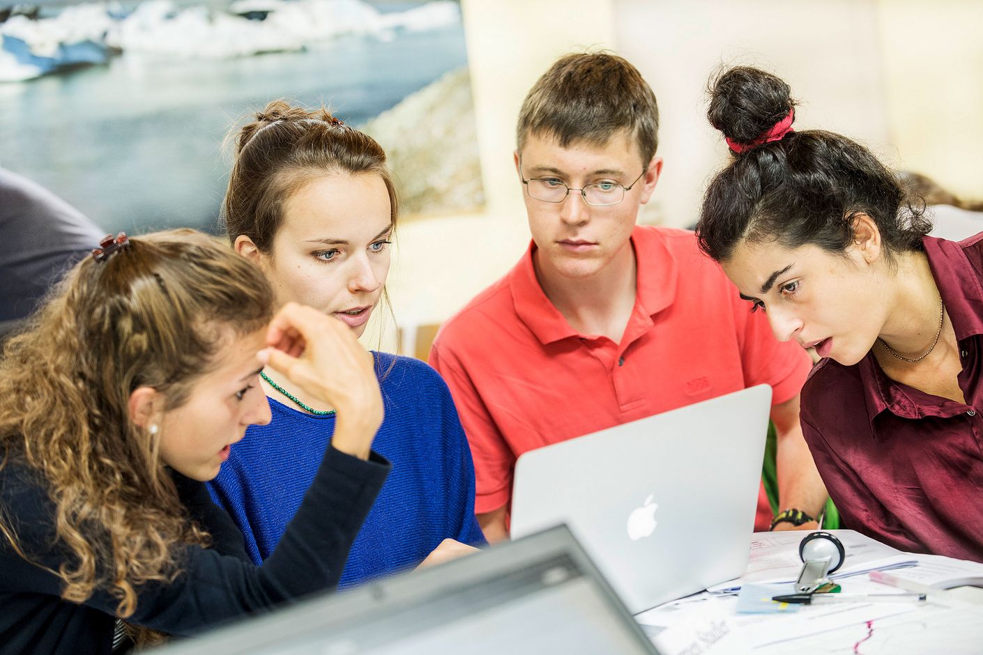 Studierende aus ganz unterschiedlichen MINT-Fächern widmen sich an den Sommerakademien neuen Fragestellungen.