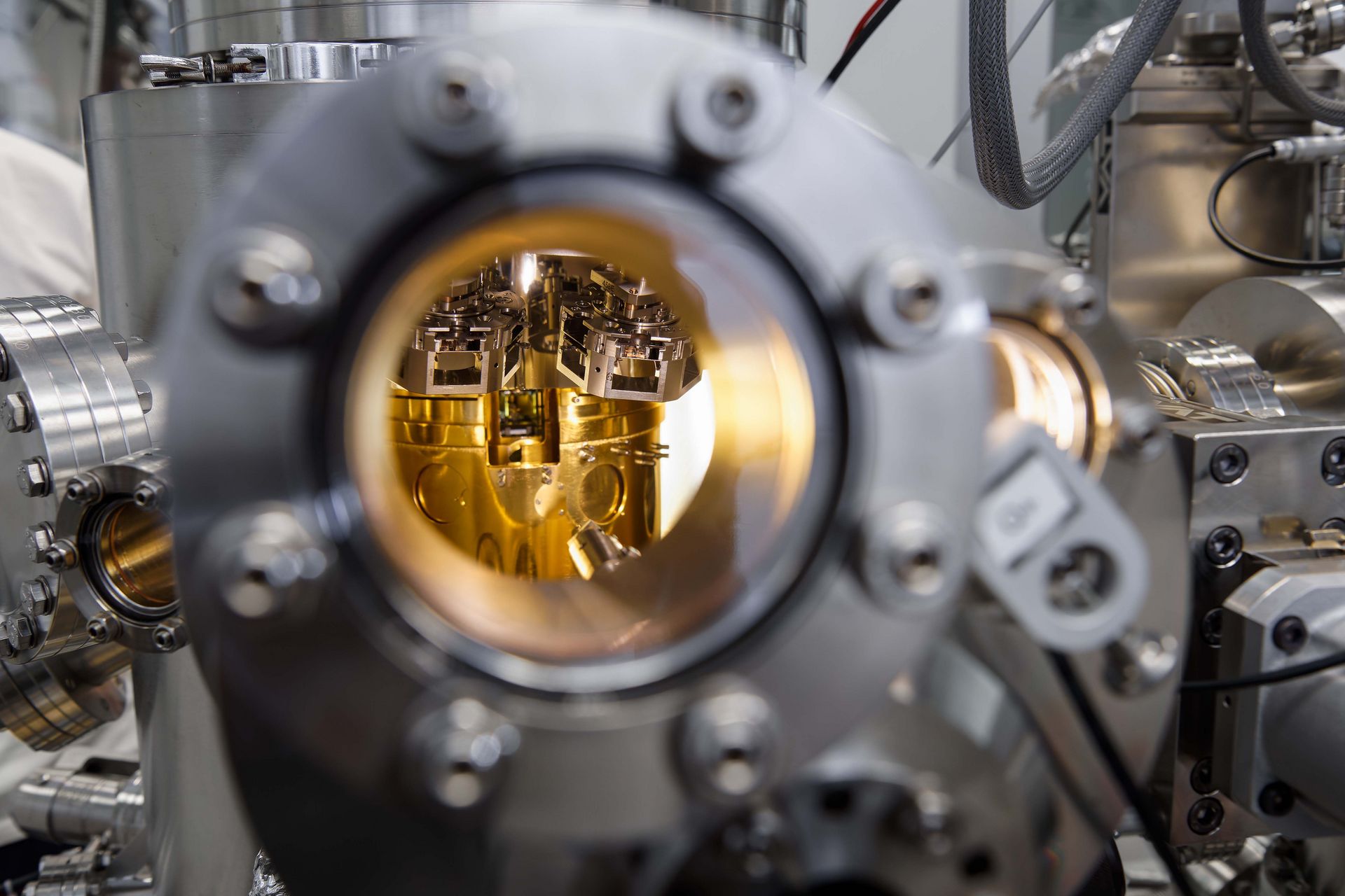 A glimpse through the peephole into the shimmering golden chamber of the scanning tunnelling microscope