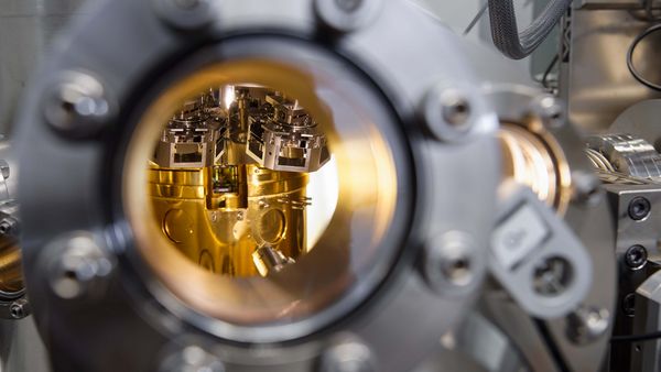 A glimpse through the peephole into the shimmering golden chamber of the scanning tunnelling microscope